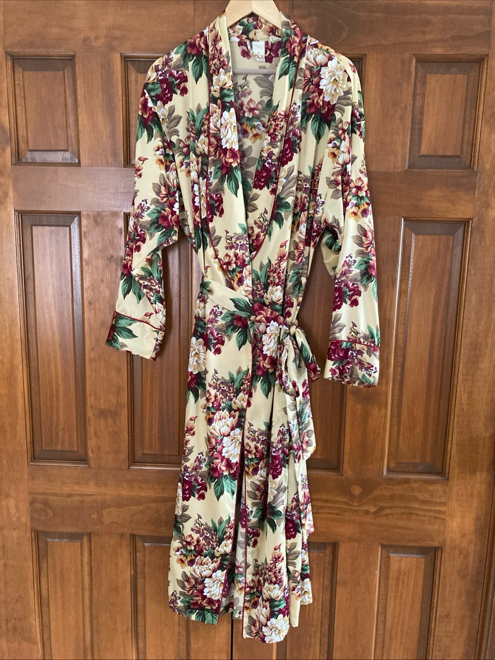 Victoria's Secret Floral Wrap Robe gold label dressing gown Women’s Sz M/L